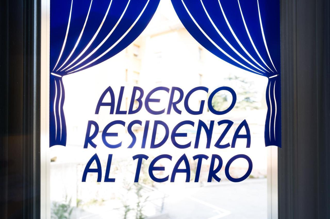 Albergo Residenza Al Teatro Udine Kültér fotó